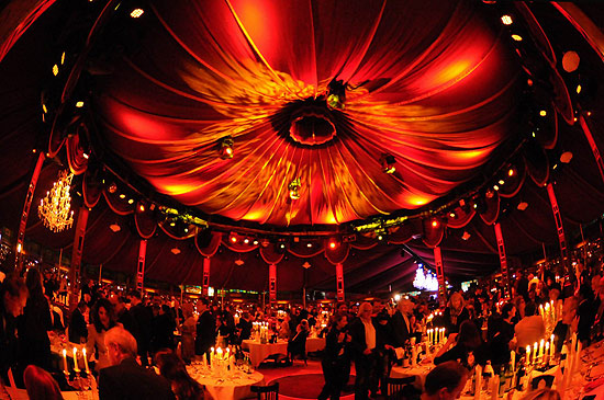 teatro Spiegelzelt  (©Foto: Ingrid Grossmann)